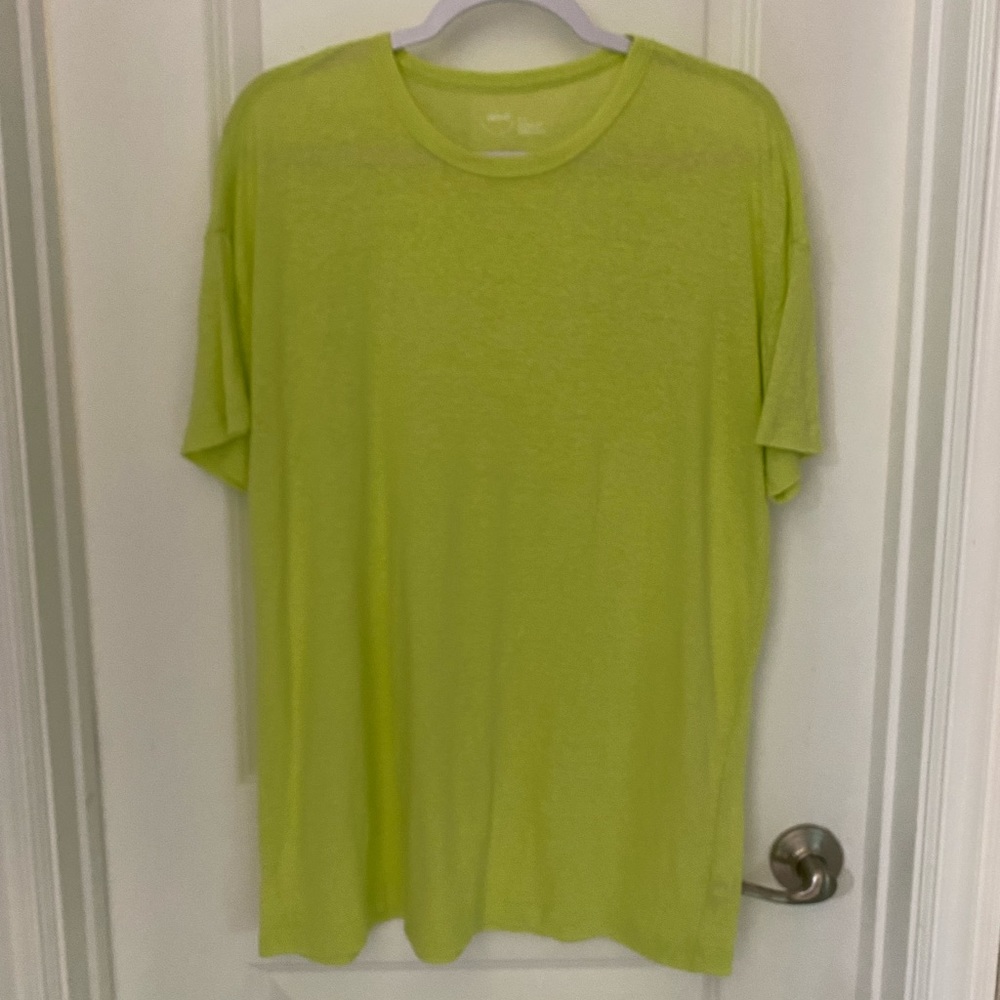 Aerie heathered boyfriend tee.Soft, bright material.Size M. Loose fit.Worn once